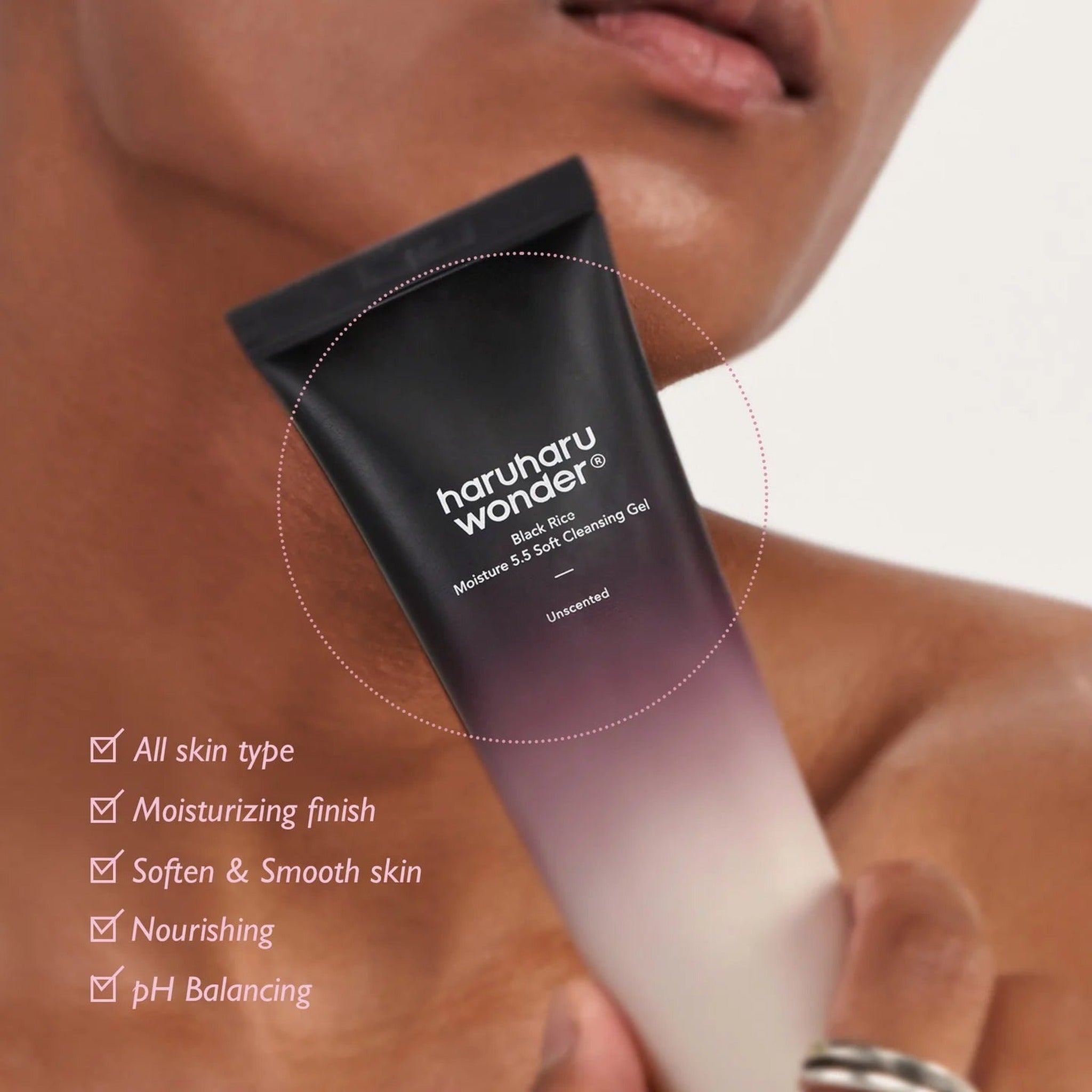 Black Rice Moisture 5.5 Soft Cleansing Gel 100ml - image 4