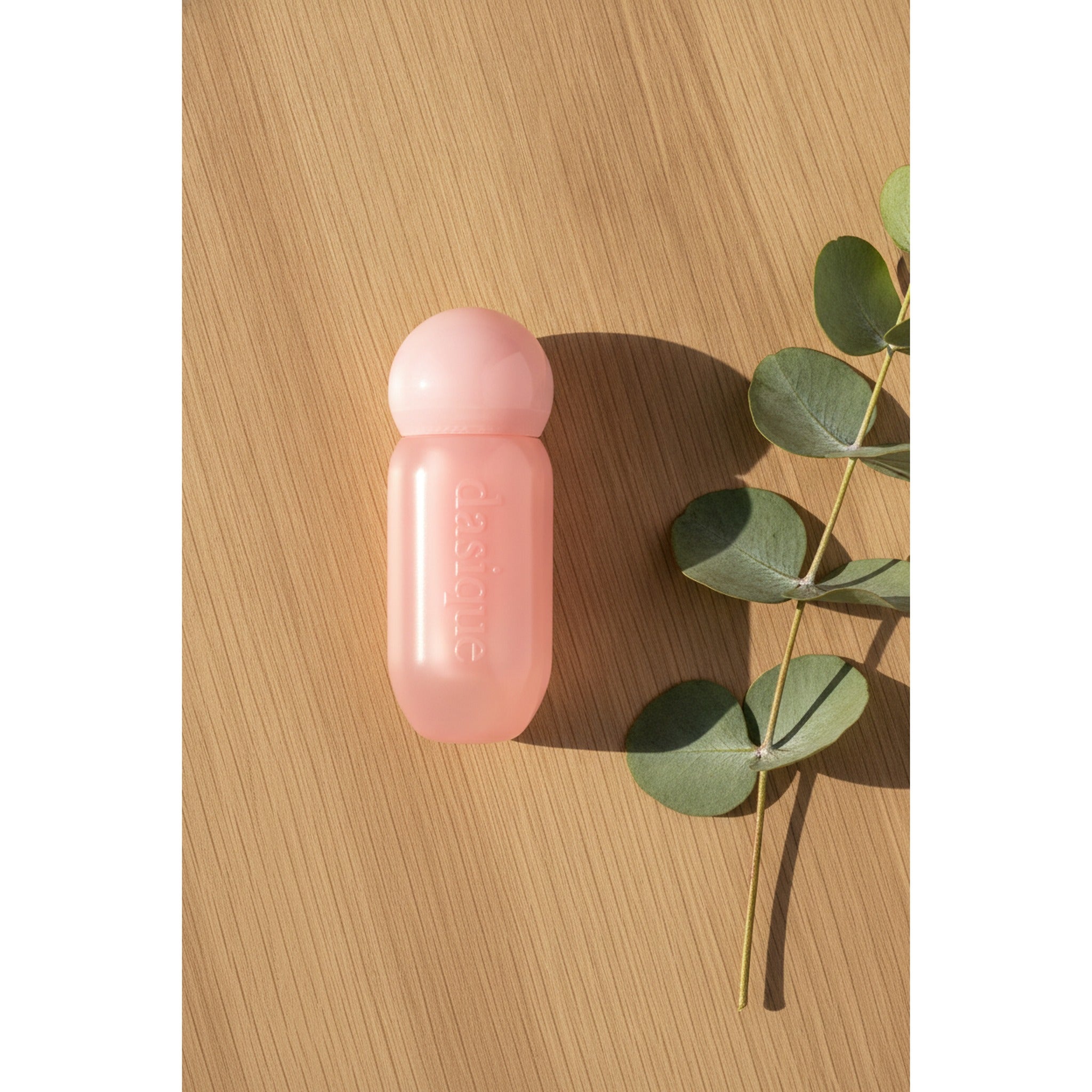 juicy-dewy-glow-tint-01-peach-glace-dqcm11-lgt01 - lifestyle 2