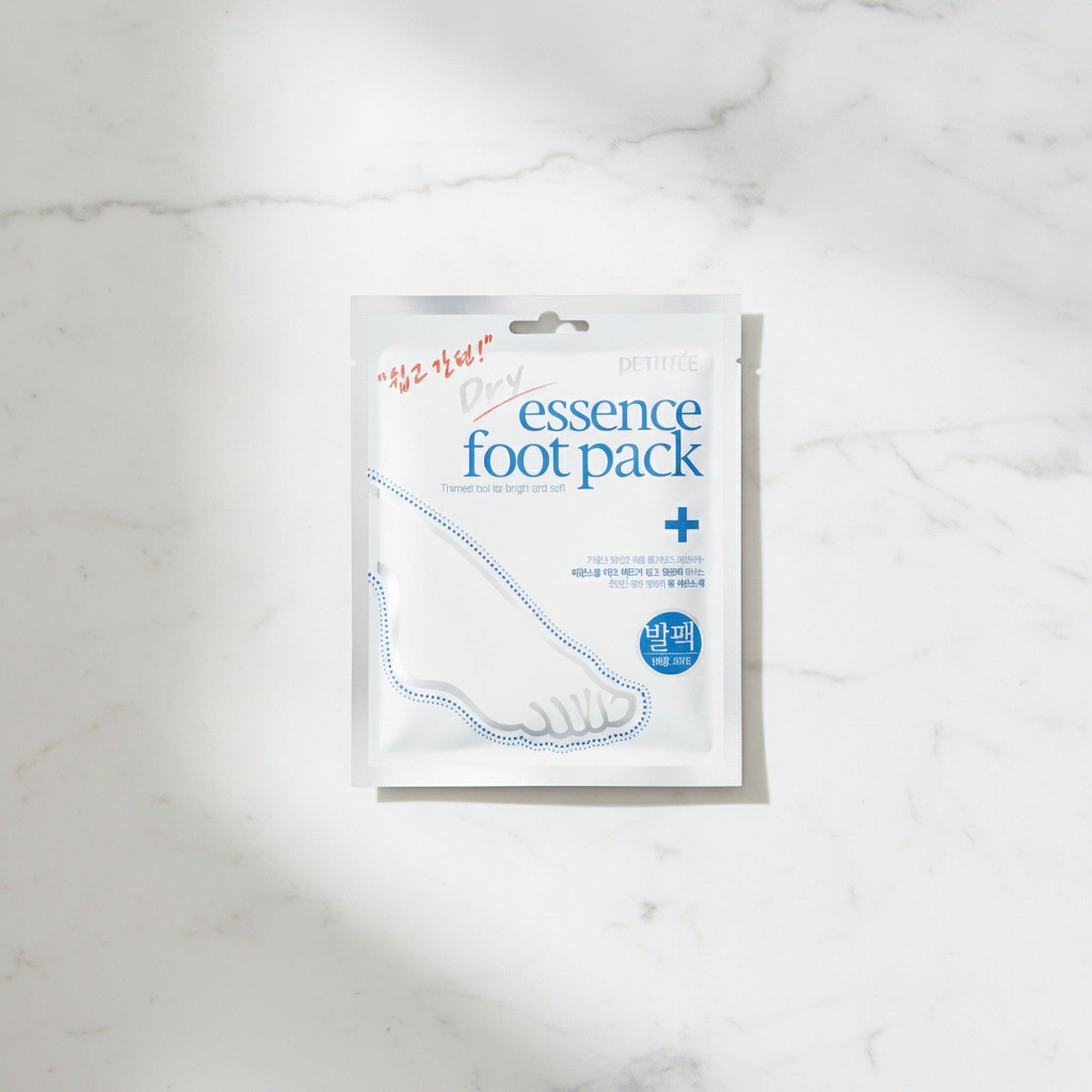 dry-essence-foot-pack-2sheets-ptfp03-fpm - lifestyle 1