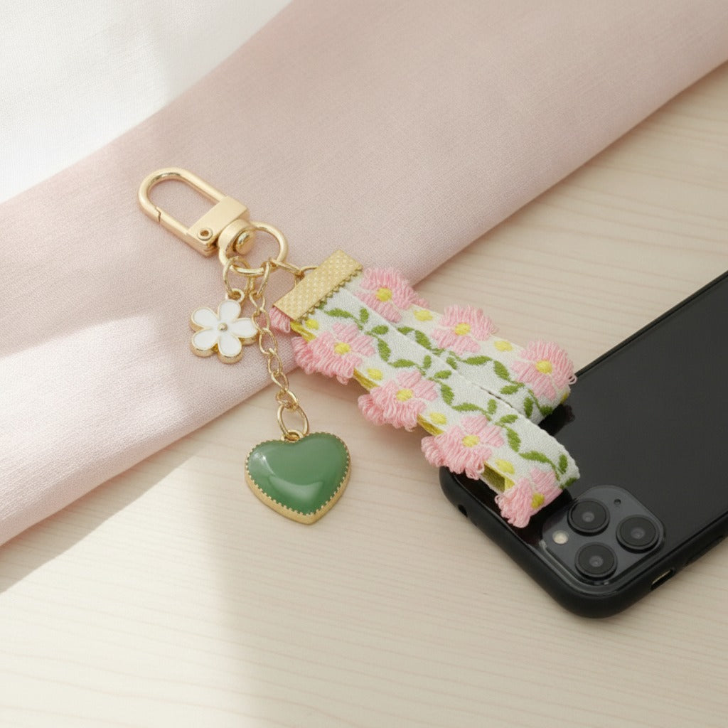 Daisy Charm Keychain - Green Heart