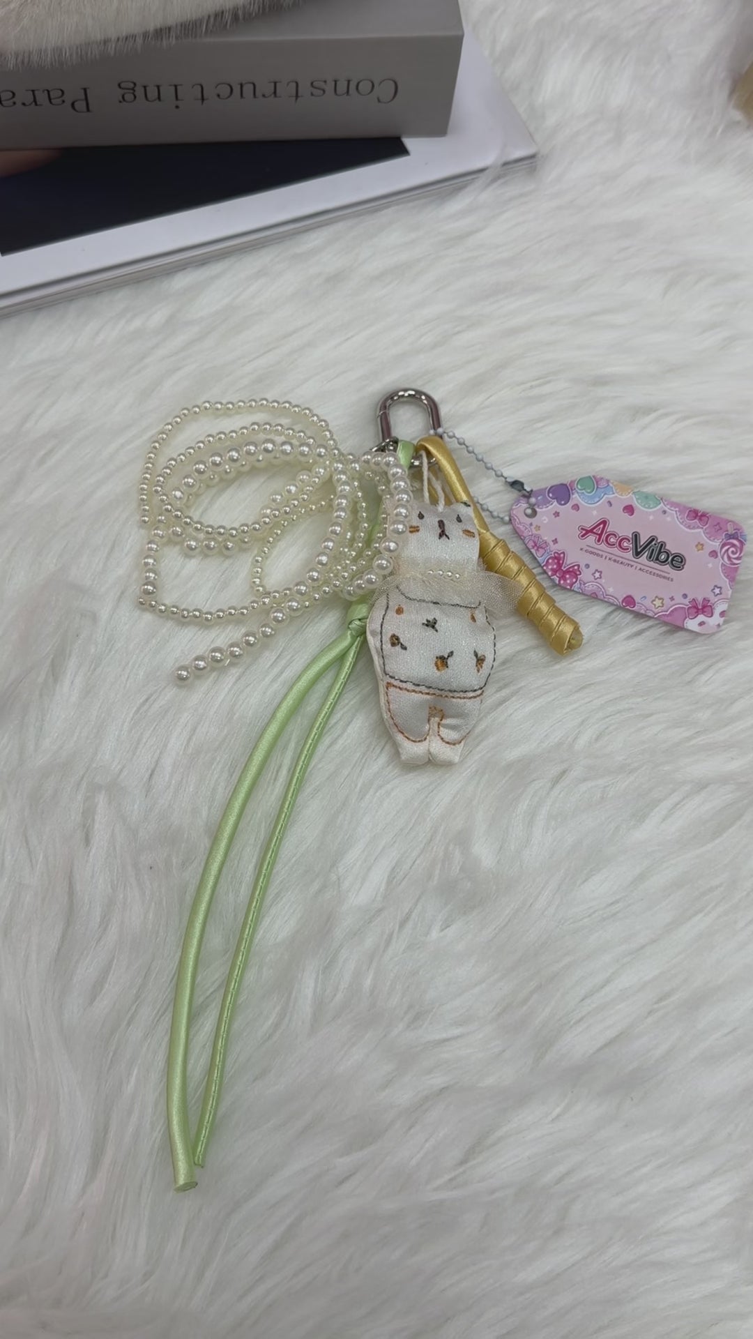KEUKK0021-WhiteFloralTeddyBear-OS