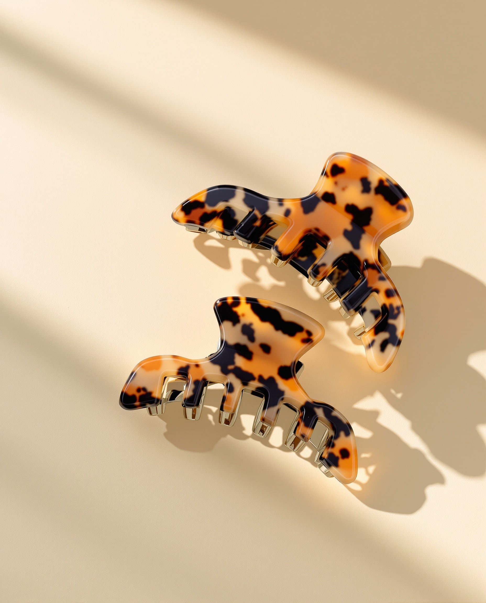 Tortoiseshell hair claw clips